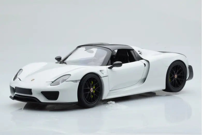 Porsche 918 Spyder Weissach Package White With Black Wheels Minichamps 1/18