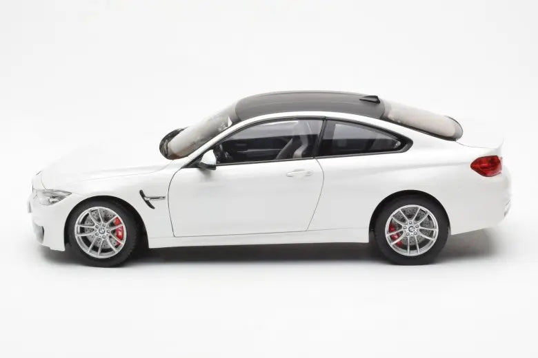 BMW M4 F82 Coupe Frozen Brilliant White Paragon 1/18