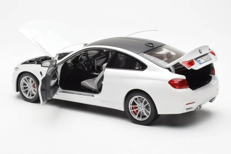 BMW M4 F82 Coupe Frozen Brilliant White Paragon 1/18