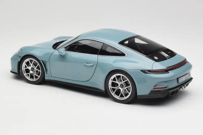 Porsche 911 992 S/T Meissenblue Norev 1/18
