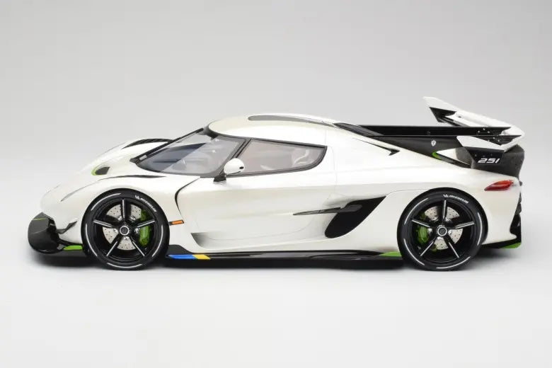 Koenigsegg Jesko Attack Crystal White Pearl GT Spirit 1/12