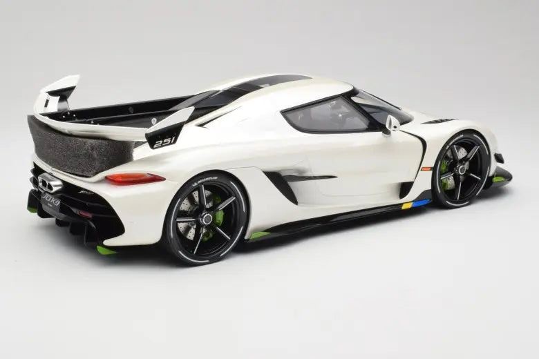 Koenigsegg Jesko Attack Crystal White Pearl GT Spirit 1/12