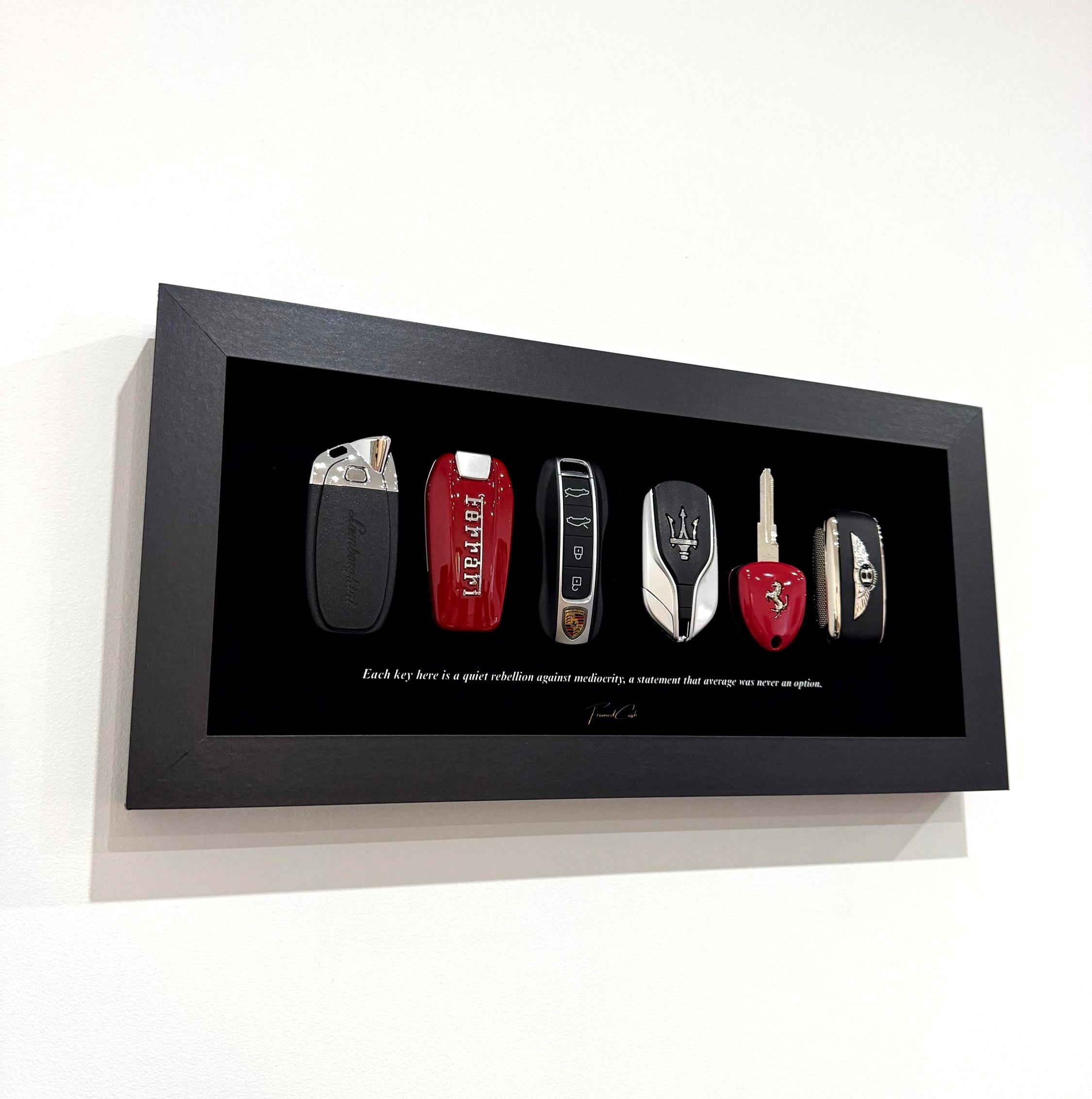Luxus-Supercar-Schlüsselrahmen | The Billionaire's Row | Ferrari Lamborghini Bentley | Wanddekorationsgeschenk für Männer | LIMITIERT | 35 x 15 cm
