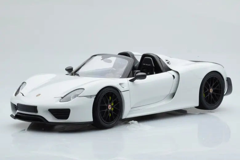 Porsche 918 Spyder Weissach Package White With Black Wheels Minichamps 1/18