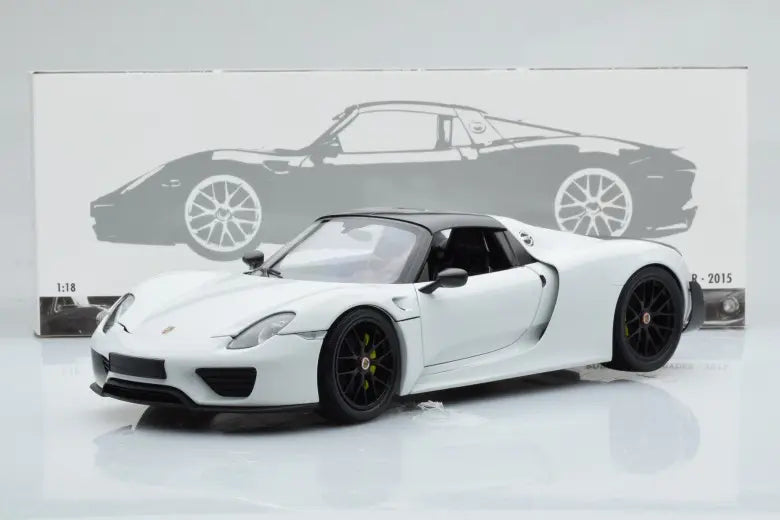 Porsche 918 Spyder Weissach Package White With Black Wheels Minichamps 1/18