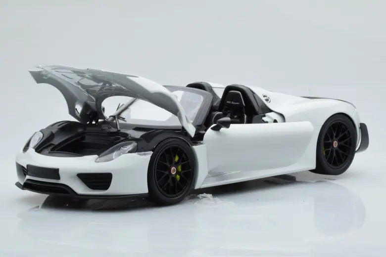 Porsche 918 Spyder Weissach Package White With Black Wheels Minichamps 1/18