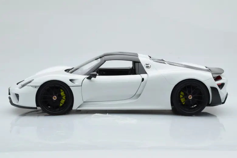 Porsche 918 Spyder Weissach Package White With Black Wheels Minichamps 1/18