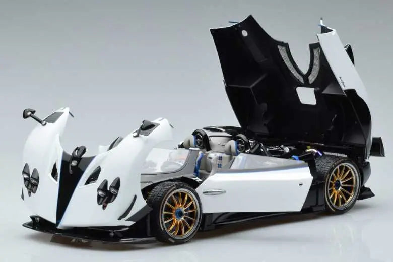 Pagani Zonda HP Barchetta Carbon Fibre White LCD 1/18