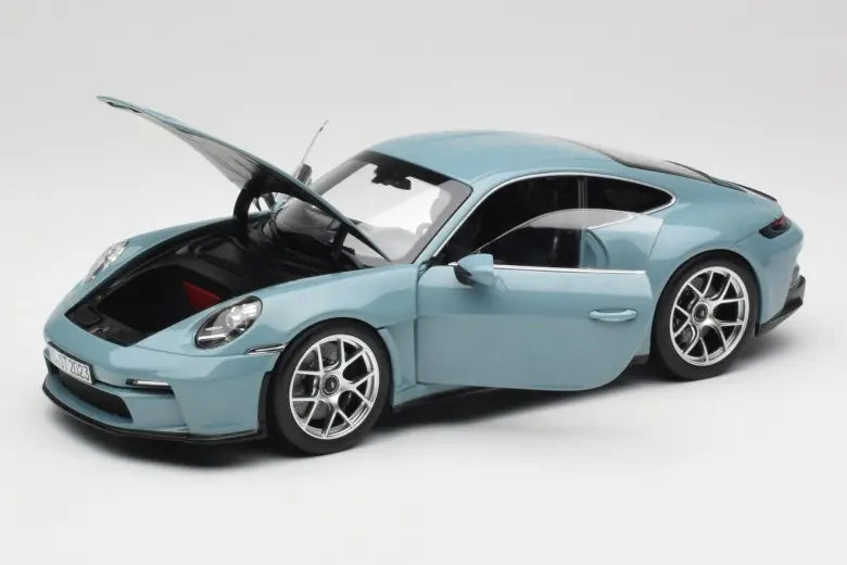 Porsche 911 992 S/T Meissenblue Norev 1/18