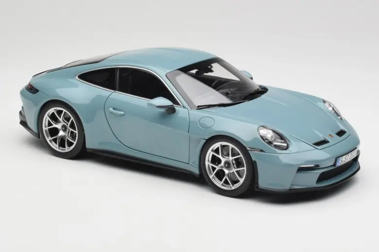 Porsche 911 992 S/T Meissenblue Norev 1/18