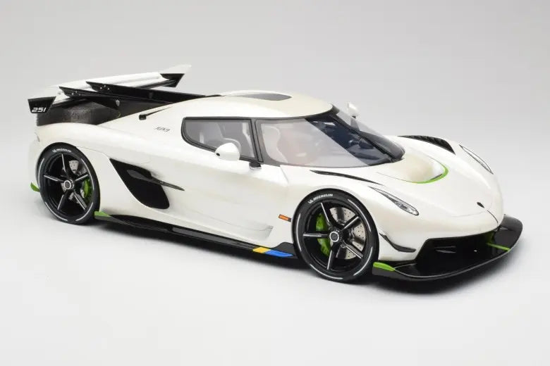 Koenigsegg Jesko Attack Crystal White Pearl GT Spirit 1/12