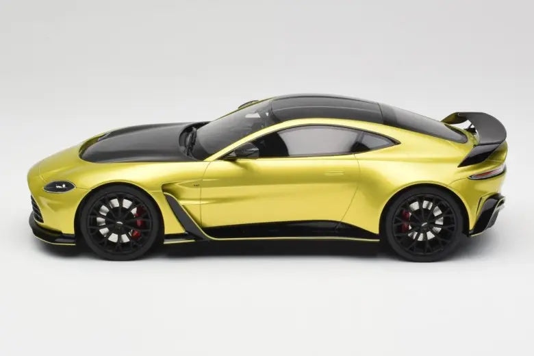 Aston Martin V12 Vantage Final Edition Cosmopolitan Yellow Top Speed 1/18
