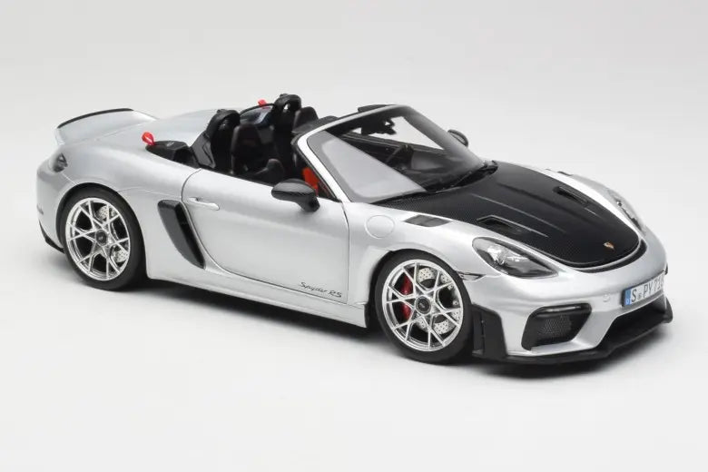 Porsche 718 Spyder RS Weissach Pack GT-Silver Metallic Norev 1/18